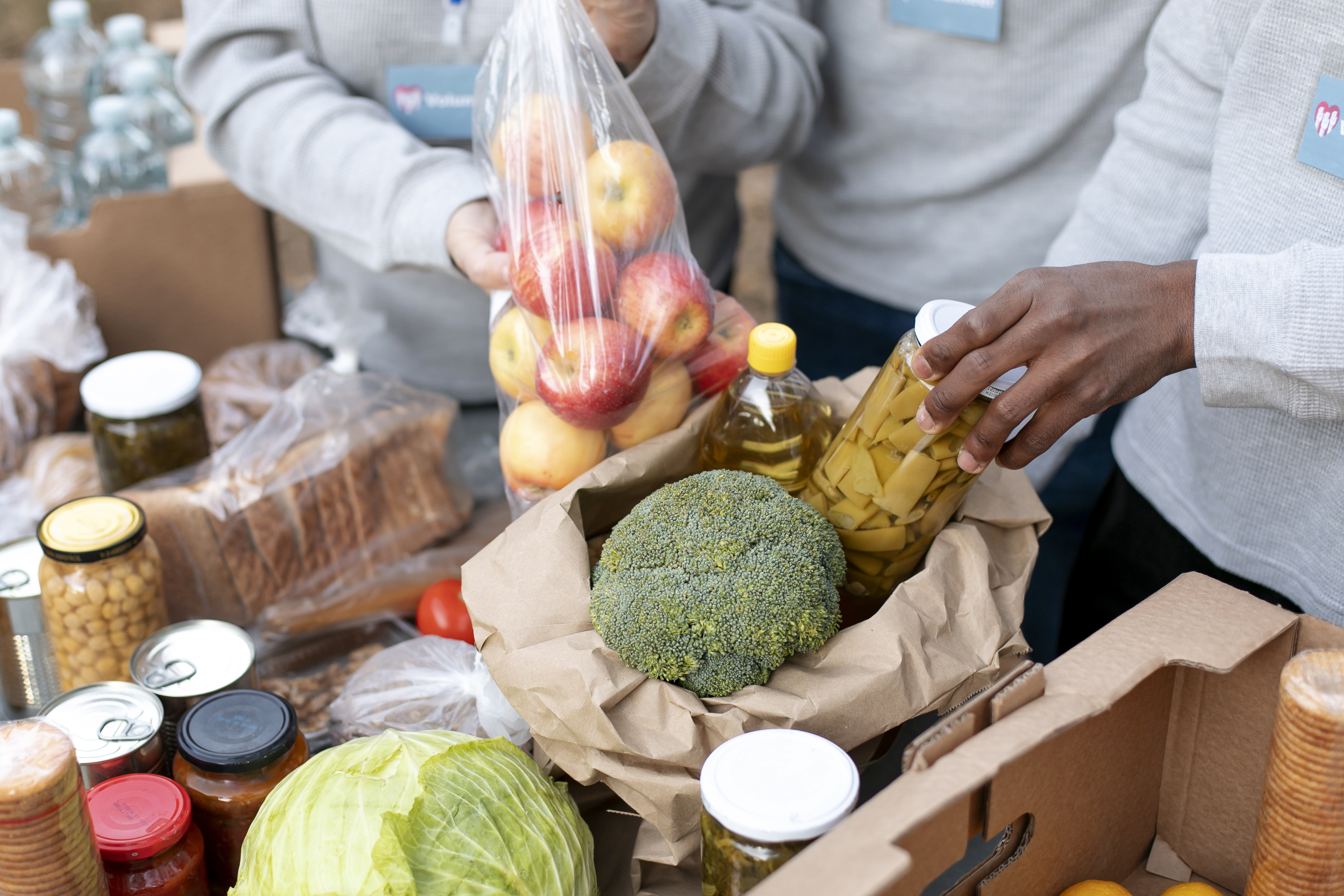 food packaging for distribution